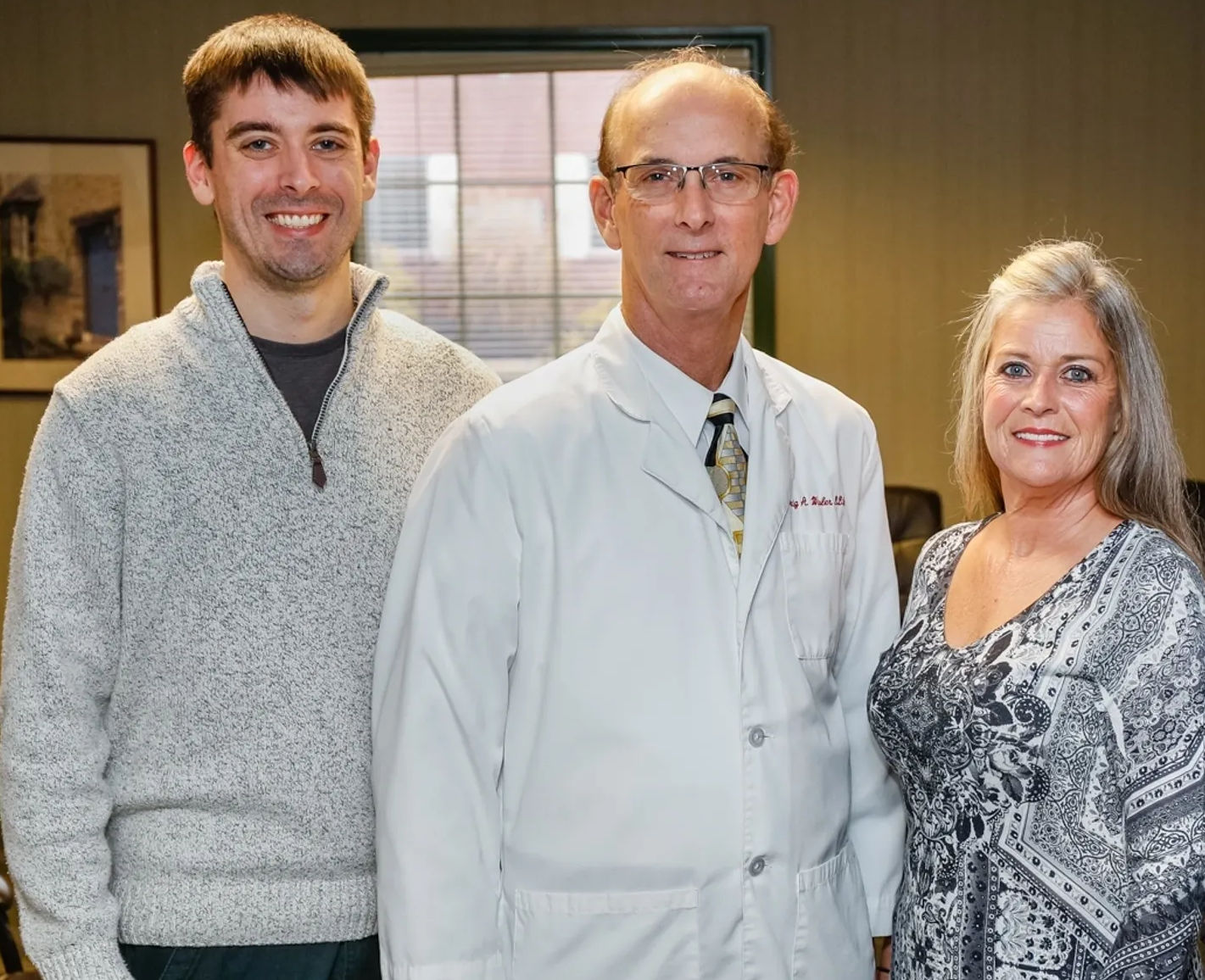 Dental and dental office team photo